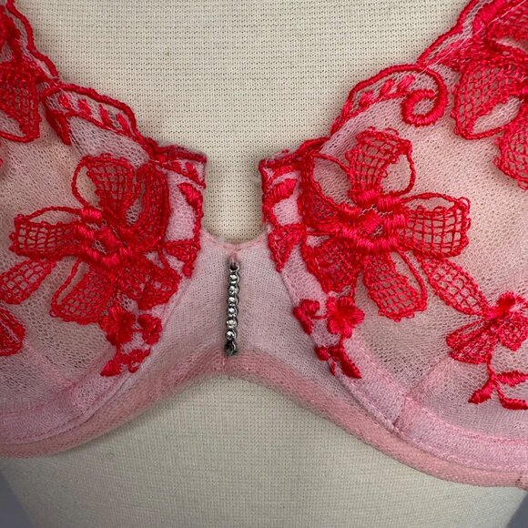 Victorias Secret 34C Push-Up Bra Without Padding Red Lace Embroidery & Jewel Det - Picture 3 of 9
